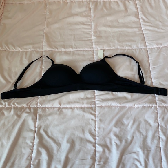 No boundaries black wireless bra, new with tag - Picture 3 of 4